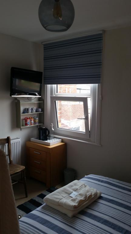 Fanny Fudge Guest House Веймут Екстер'єр фото